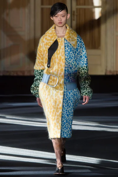 Look 22
